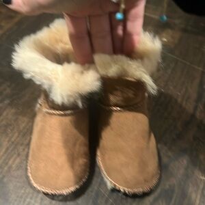 Bearpaw infant shoes. Size 2. NWOT